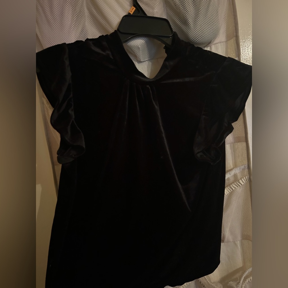 BRAND NEW WITH TAGS! GORGEOUS ruffled and ruched poly sleeveless sweater top